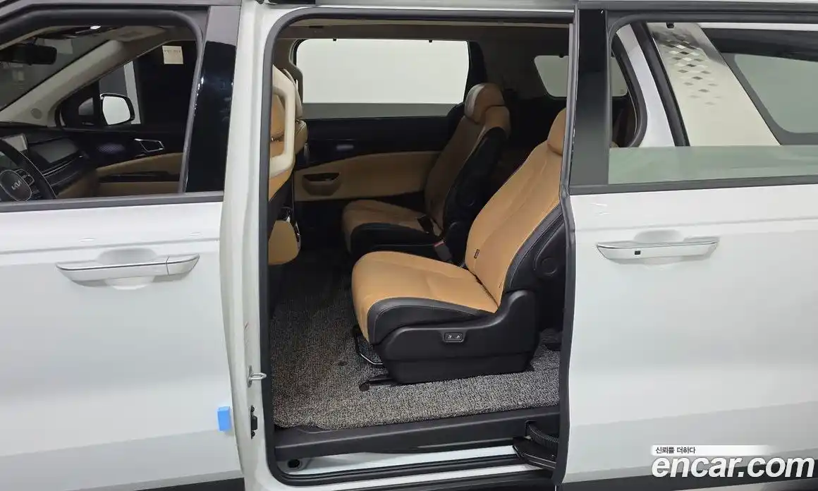 Kia Canival 2023 3.5 Автомат в Москве № 121435, фото 20