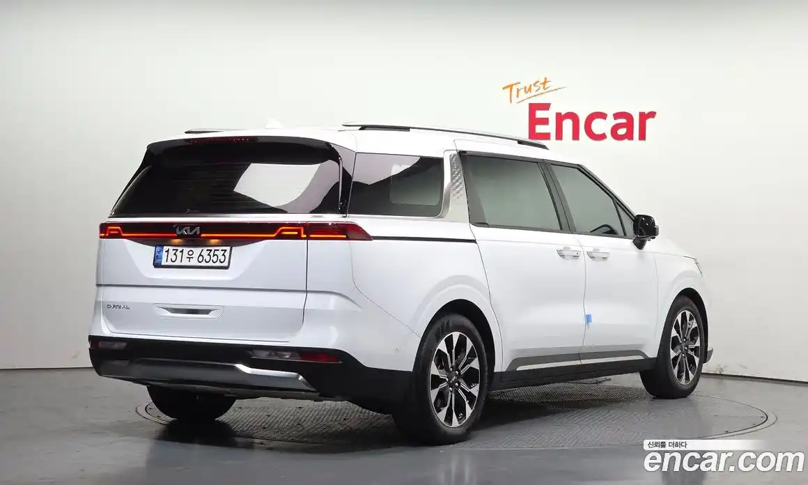 Kia Canival 2023 3.5 Автомат в Москве № 121435, фото 10