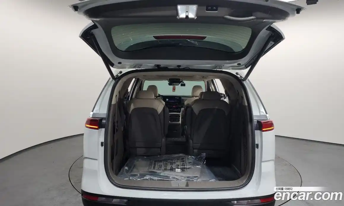 Kia Canival 2023 3.5 Автомат в Москве № 12240, фото 20