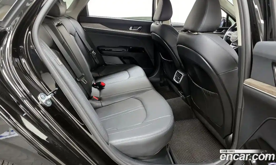 Kia K5 2023 2.0 Автомат в Москве № 131543, фото 1