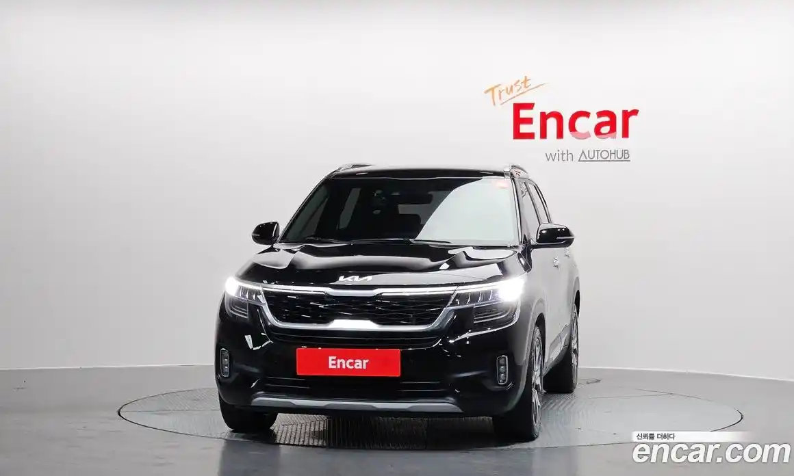 Kia Seltos 2023 1.6 Автомат в Москве № 133172, фото 1