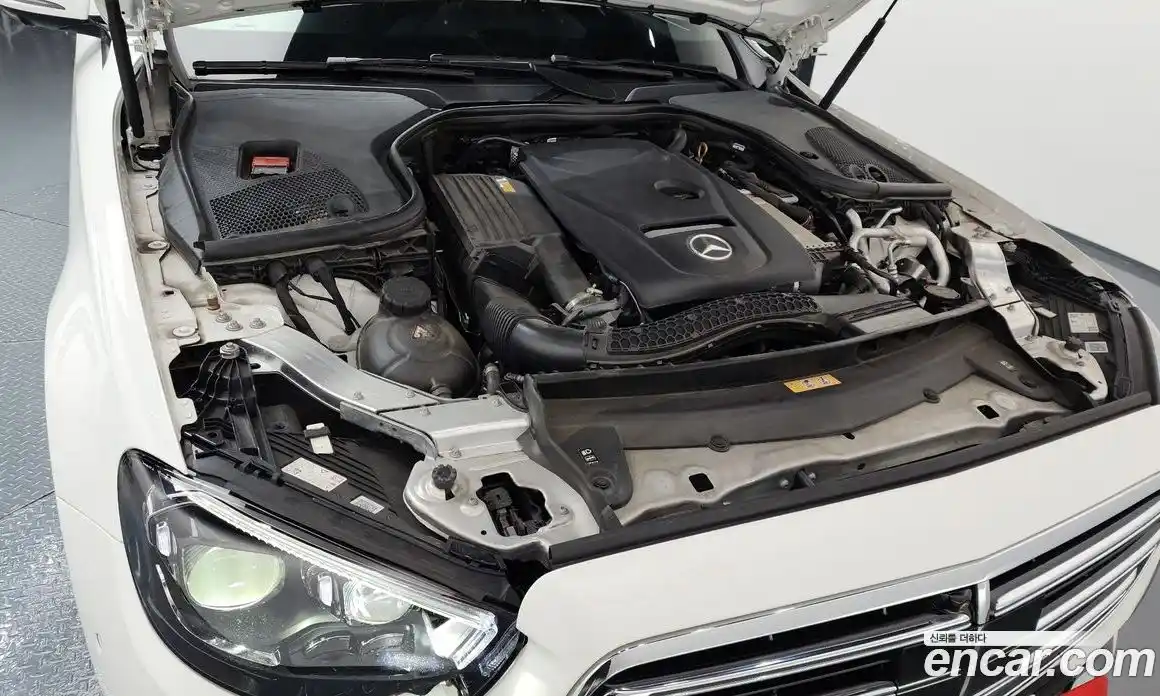 Mercedes-Benz E-Class 2022 2.0 Автомат в Москве № 142296, фото 11