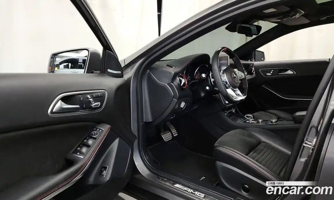 Mercedes-Benz GLA-Class 2019 2.0 Автомат в Москве № 143082, фото 16