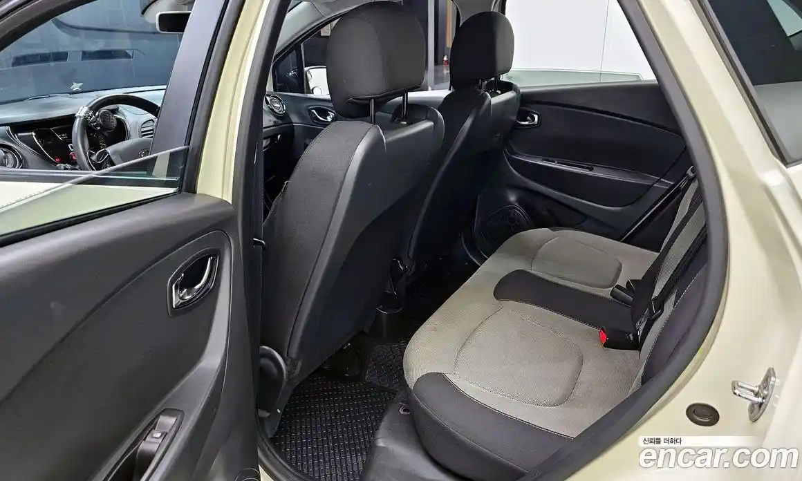 Renault QM3 2015 1.5 Автомат в Москве № 148517, фото 13