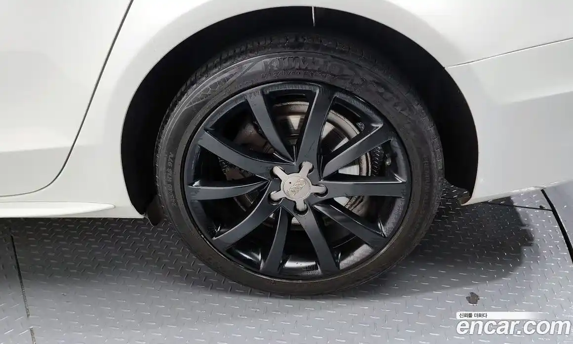 Audi A4 2015 2.0 Автомат в Москве № 163753, фото 5