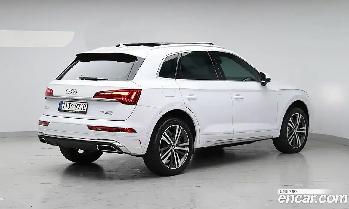 Audi Q5 2021 2.0 Автомат в Москве № 163959, фото 3