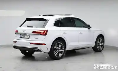 Audi Q5 2021 2.0 Автомат в Москве № 163959, миниатюра 3