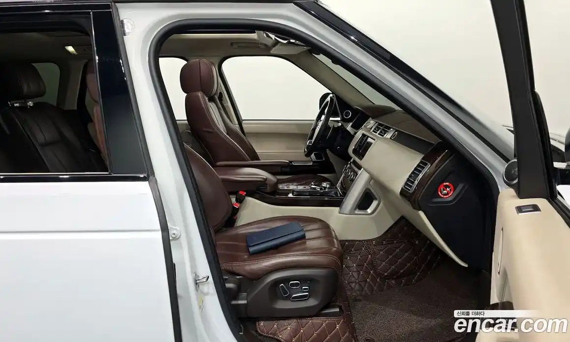 Land Rover Range-Rover 2015 4.4 Автомат в Москве № 166614, фото 11