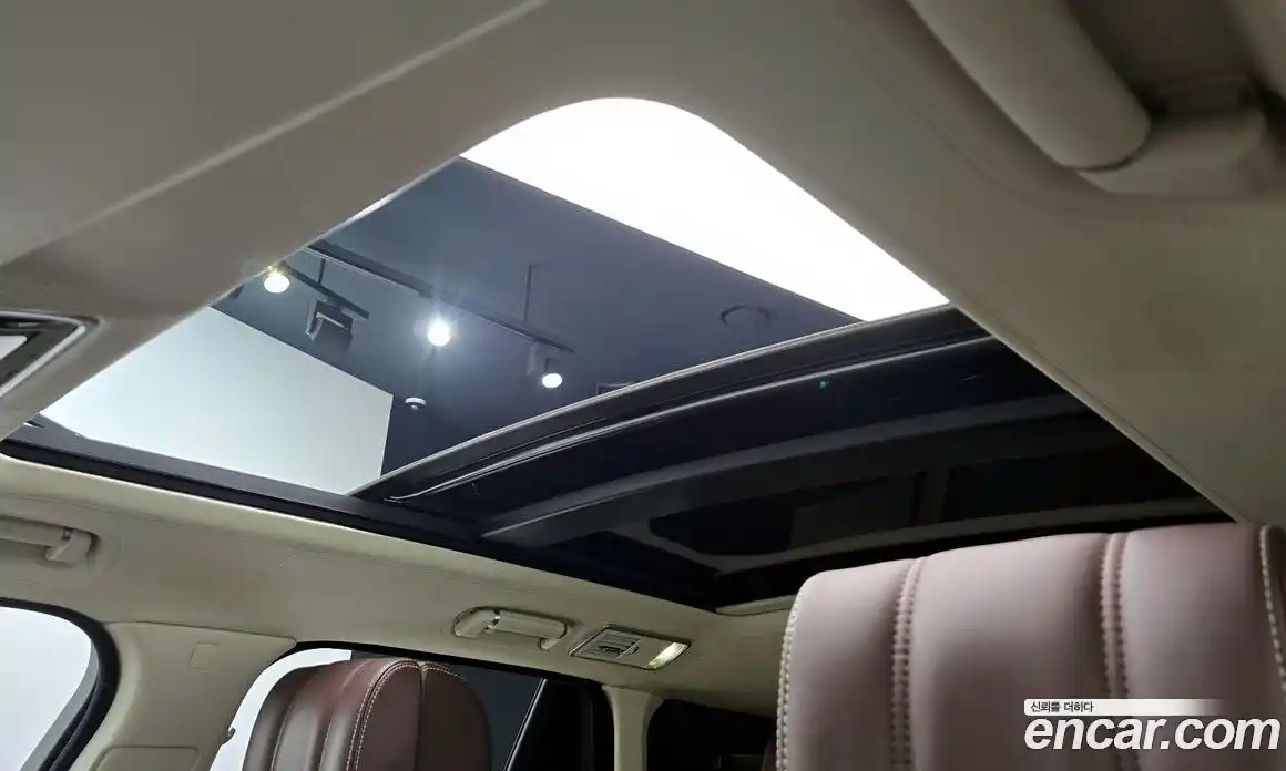 Land Rover Range-Rover 2015 4.4 Автомат в Москве № 166614, фото 18