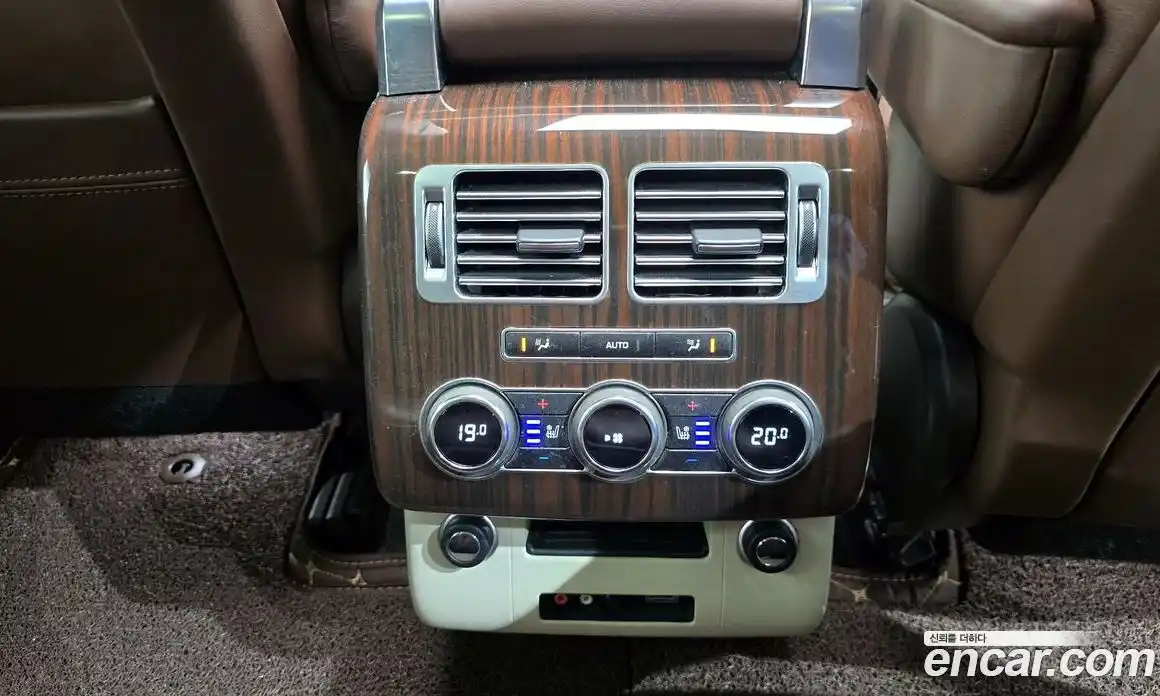 Land Rover Range-Rover 2015 4.4 Автомат в Москве № 166614, фото 19