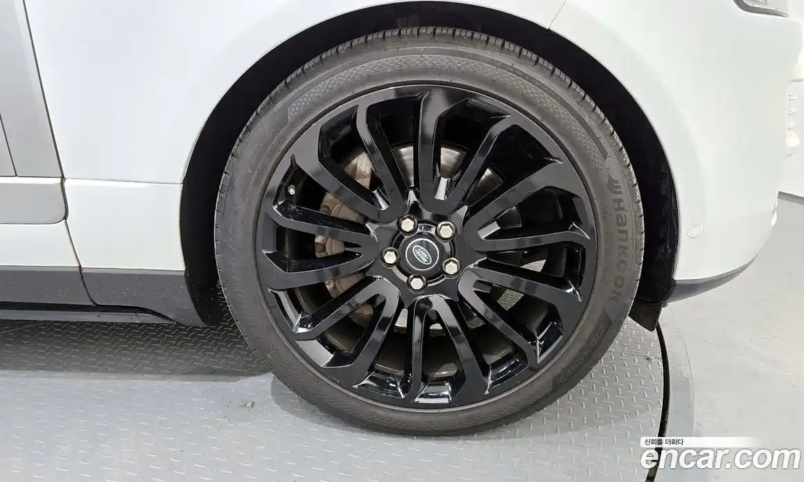 Land Rover Range-Rover 2015 4.4 Автомат в Москве № 166614, фото 5