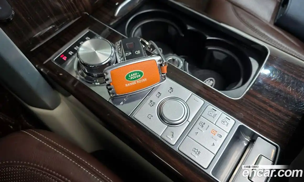 Land Rover Range-Rover 2015 4.4 Автомат в Москве № 166614, фото 9