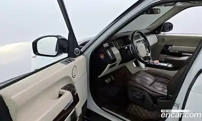 Land Rover Range-Rover 2015 4.4 Автомат в Москве № 166614, миниатюра 10
