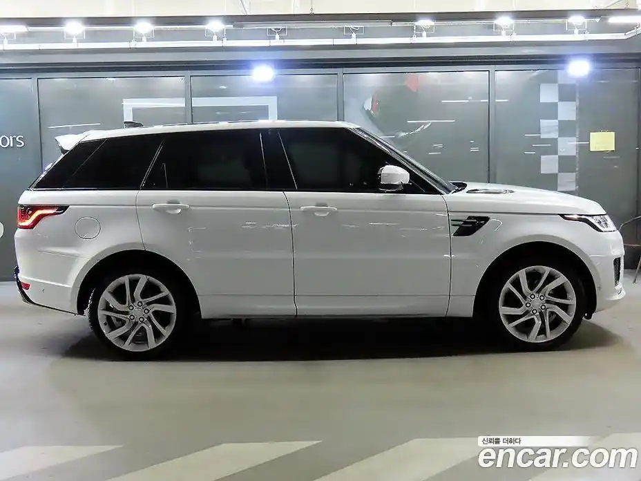 Land Rover Range-Rover Sport 2018 3.0 Автомат в Москве № 166902, фото 3