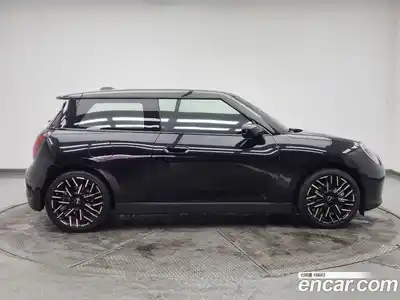 Mini Cooper 2024 0.1 Автомат в Москве № 167368, миниатюра 5