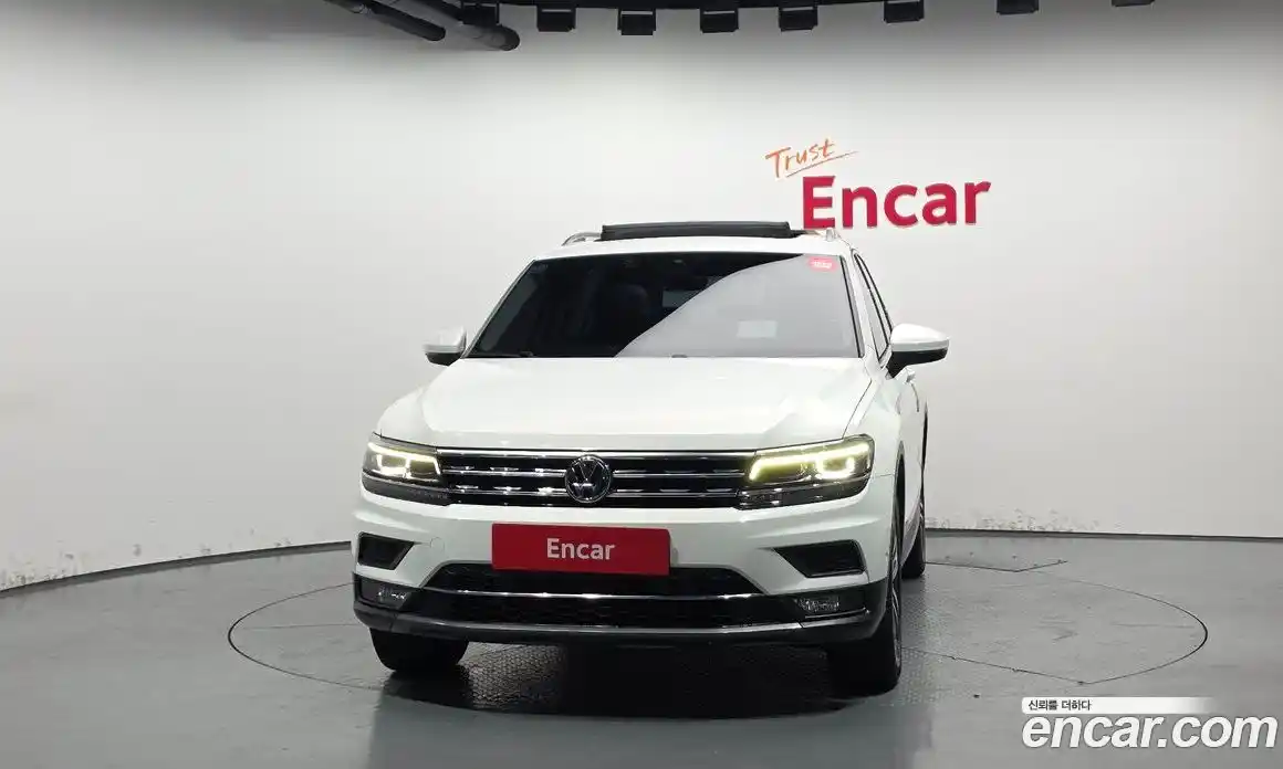 Volkswagen Tiguan 2018 2.0 Автомат в Москве № 169082, фото 3