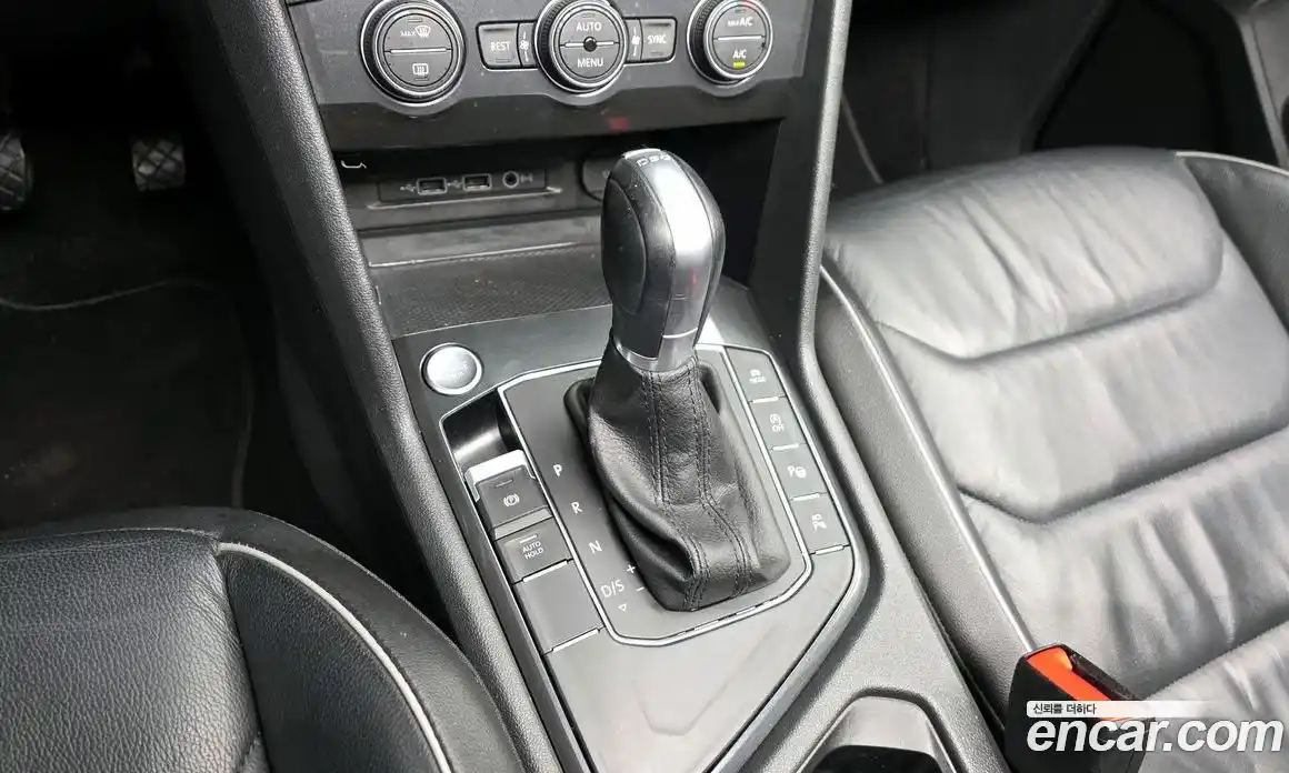 Volkswagen Tiguan 2018 2.0 Автомат в Москве № 169082, фото 7