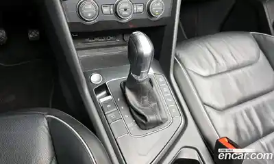 Volkswagen Tiguan 2018 2.0 Автомат в Москве № 169082, миниатюра 7