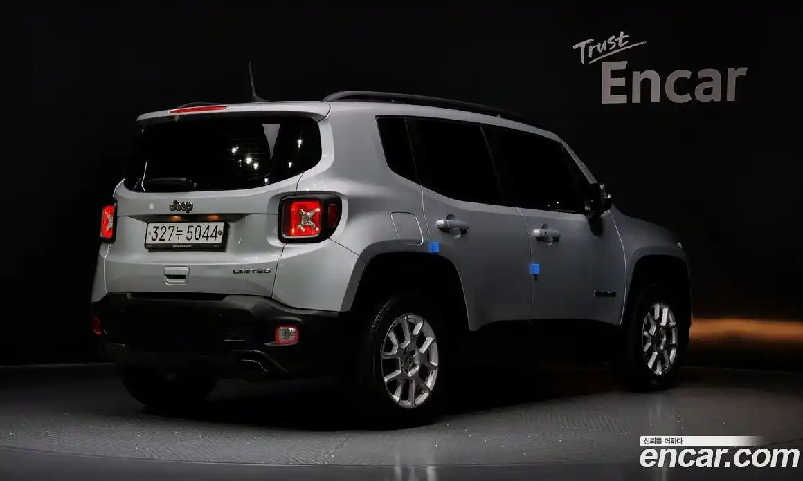 Jeep Renegade 2019 2.4 Автомат в Москве № 169661, фото 18