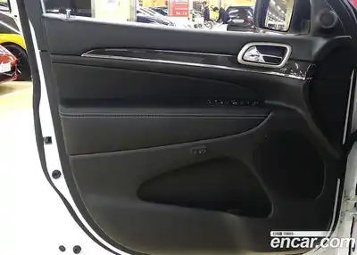 Jeep Cherokee 2017 3.0 Автомат в Москве № 169739, миниатюра 11