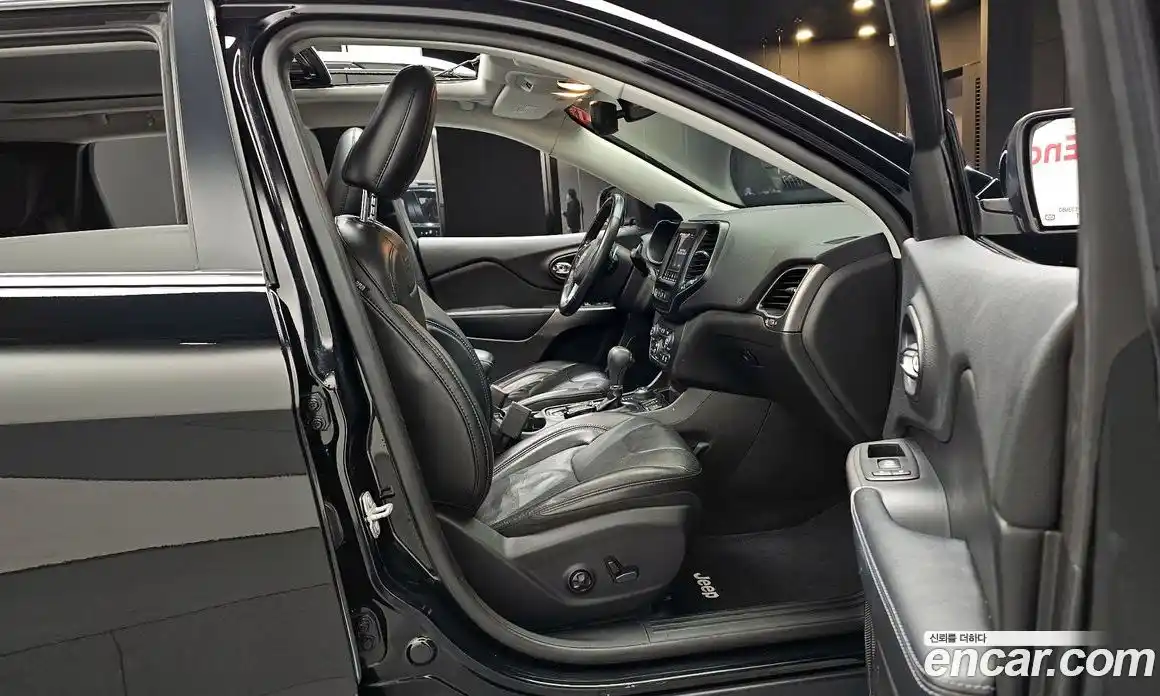 Jeep Cherokee 2019 2.4 Автомат в Москве № 169795, фото 12