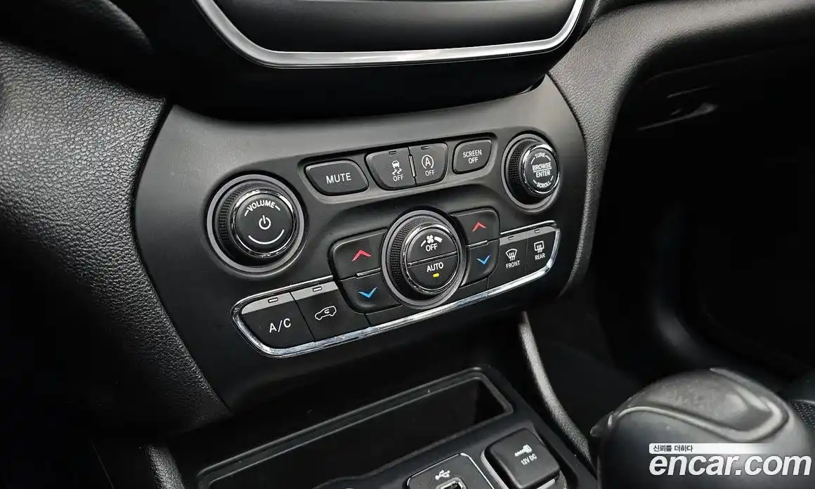 Jeep Cherokee 2019 2.4 Автомат в Москве № 169795, фото 15