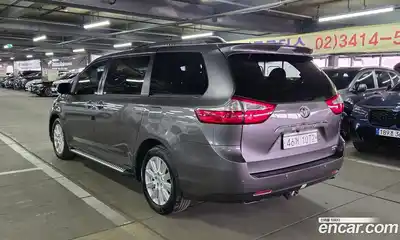 Toyota Sienna 2017 3.5 Автомат в Москве № 170354, миниатюра 2