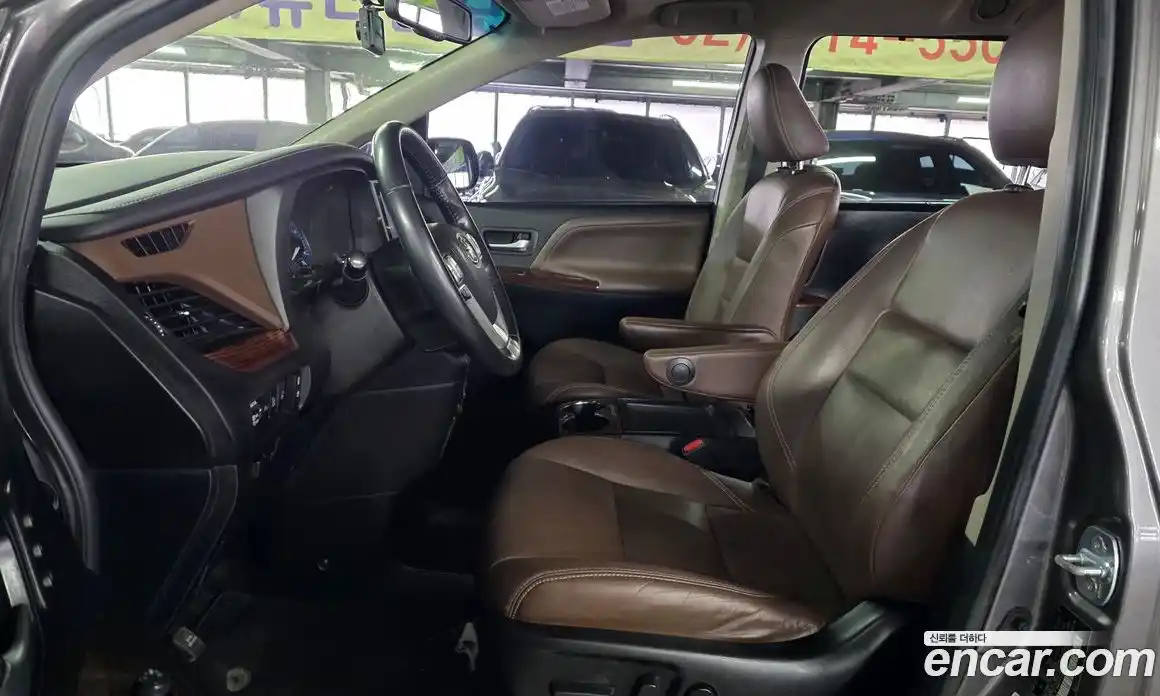 Toyota Sienna 2017 3.5 Автомат в Москве № 170354, фото 5