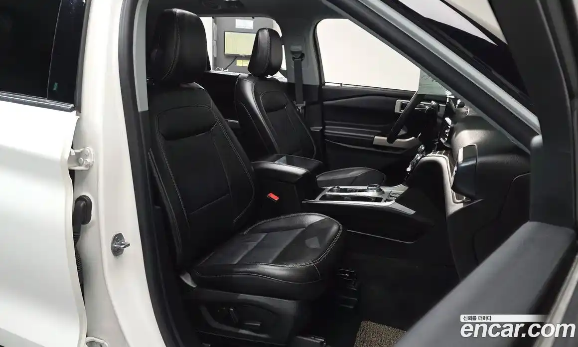 Ford Explorer 2022 2.3 Автомат в Москве № 170906, фото 2