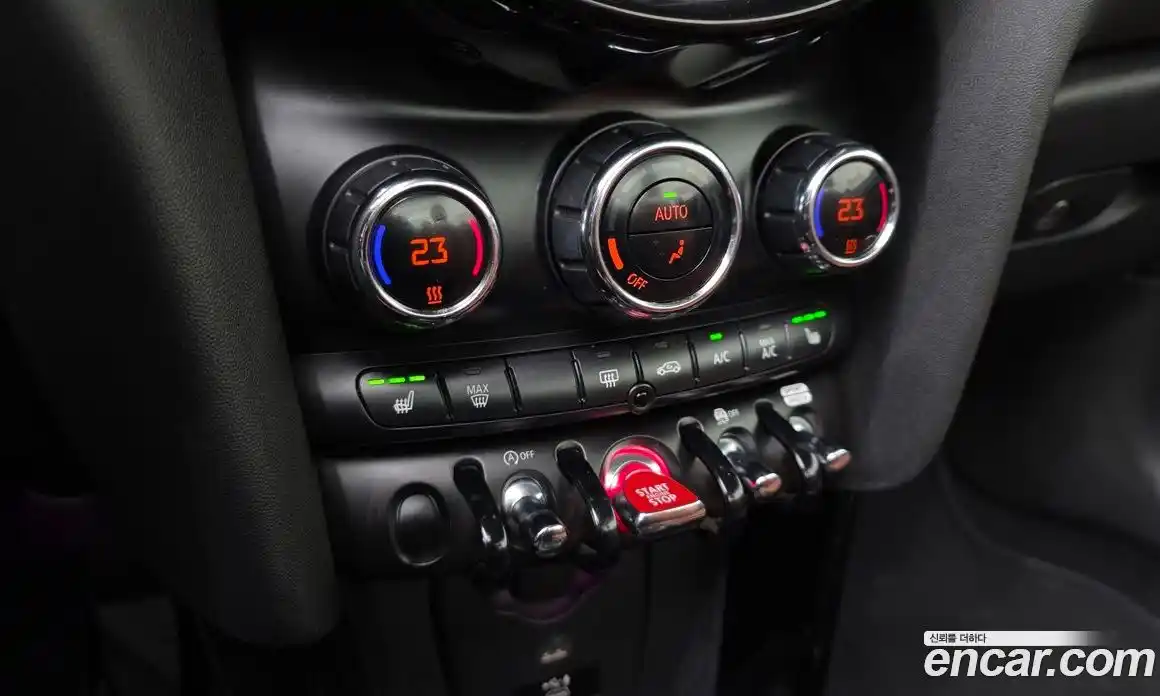 Mini Cooper Convertible 2021 2.0 Автомат в Москве № 171751, фото 15