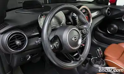 Mini Cooper Convertible 2021 2.0 Автомат в Москве № 171751, миниатюра 6