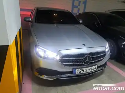 Mercedes-Benz E-Class 2022 2.0 Автомат в Москве № 178754, миниатюра 2