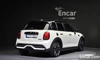 Mini Cooper 2022 2.0 Автомат в Москве № 179275, миниатюра 5