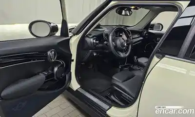 Mini Cooper 2022 2.0 Автомат в Москве № 179275, миниатюра 6