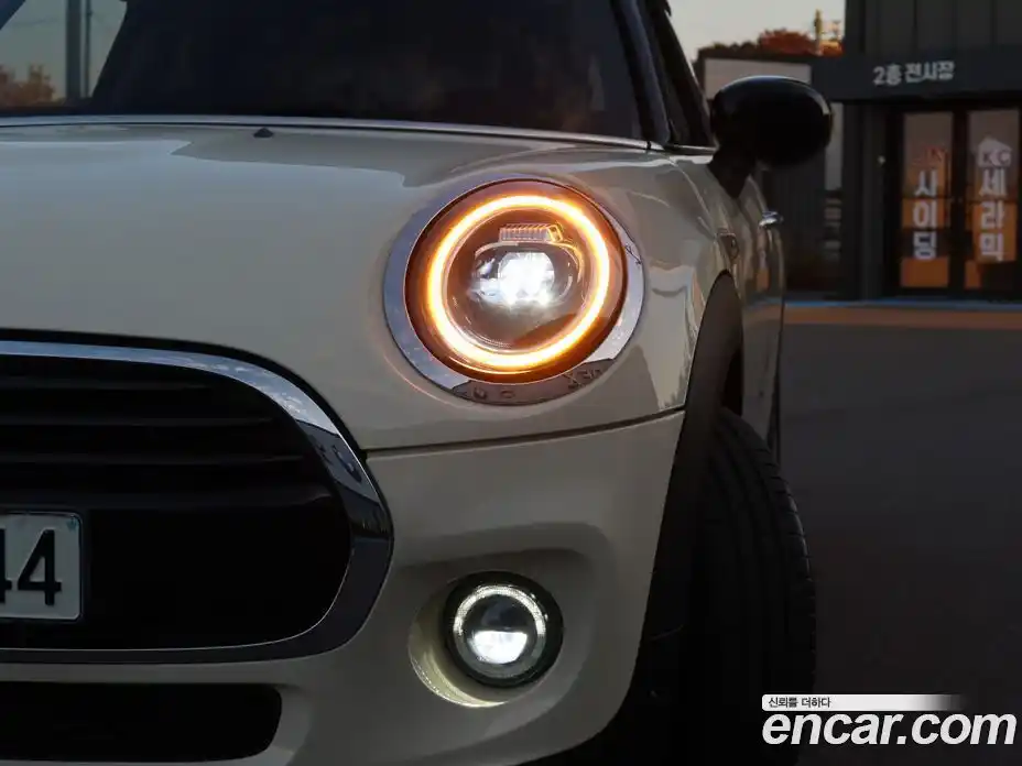 Mini Cooper 2021 1.5 Автомат в Москве № 184211, фото 16