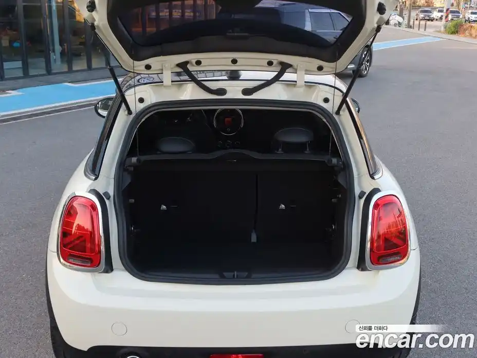 Mini Cooper 2021 1.5 Автомат в Москве № 184211, фото 17