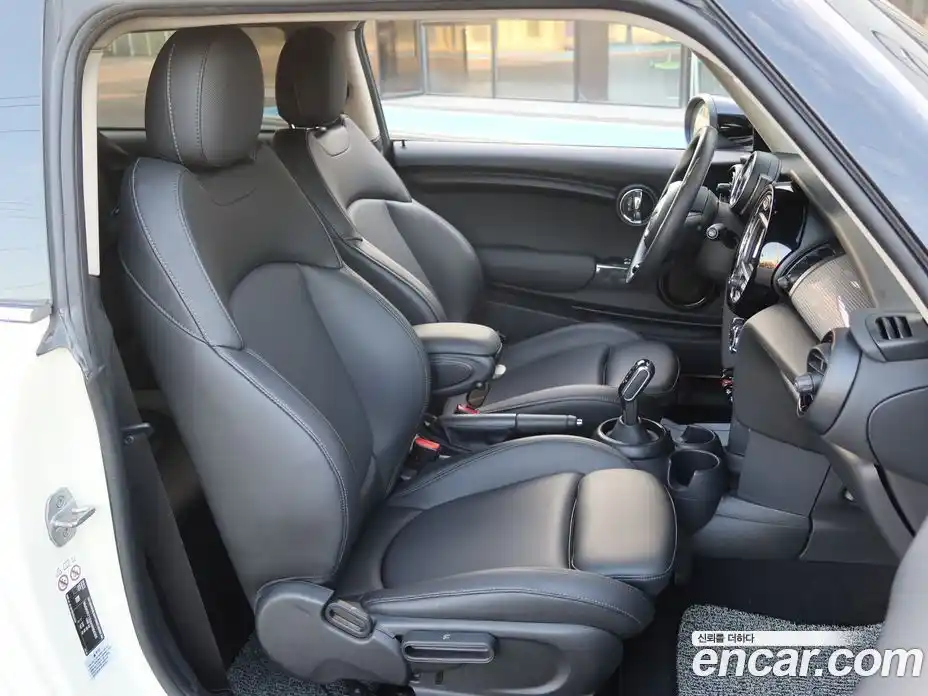 Mini Cooper 2021 1.5 Автомат в Москве № 184211, фото 9