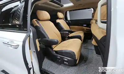Kia Canival 2023 3.5 Автомат в Москве № 18549, миниатюра 2