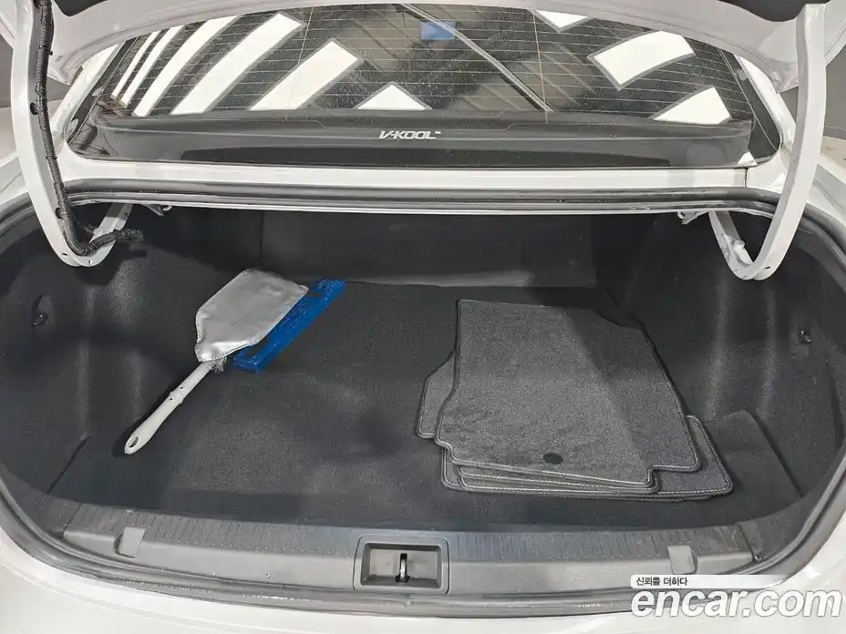 Renault SM3 2018 1.6 Автомат в Москве № 186423, фото 20