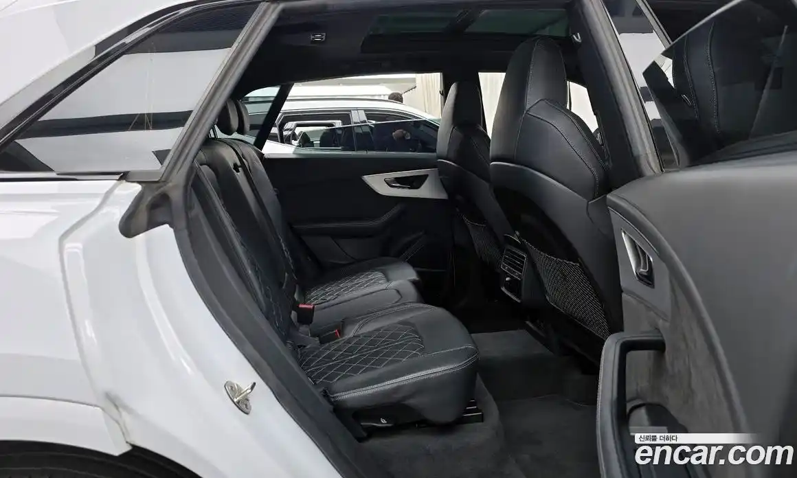 Audi Q8 2021 3.0 Автомат в Москве № 196603, фото 5