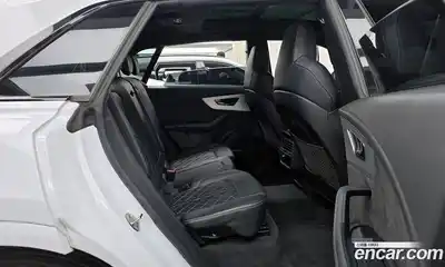 Audi Q8 2021 3.0 Автомат в Москве № 196603, миниатюра 5