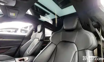 Porsche Taycan, 2021