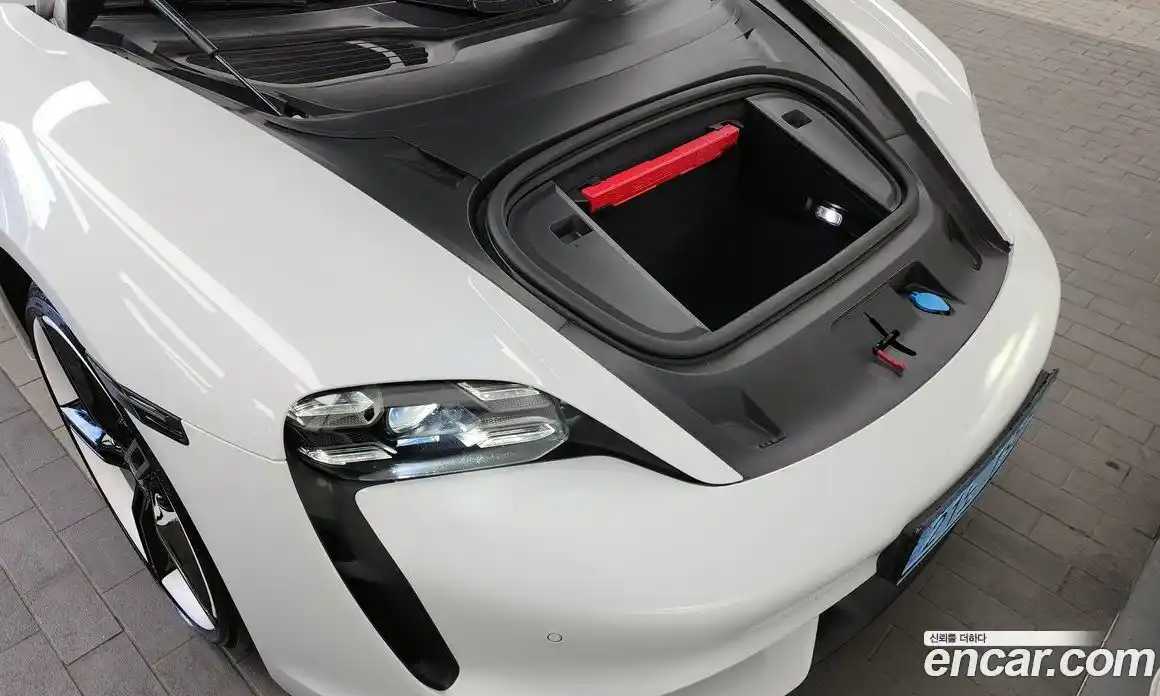 Porsche Taycan 2021 0.1 Автомат в Москве № 197334, фото 6