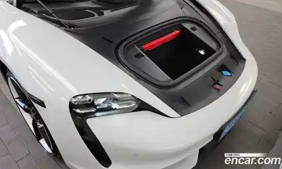 Porsche Taycan 2021 0.1 Автомат в Москве № 197334, миниатюра 6