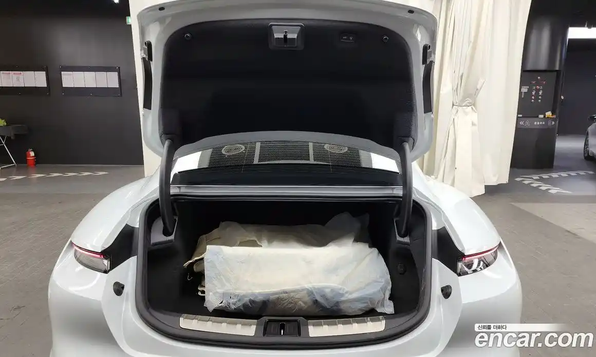 Porsche Taycan 2021 0.1 Автомат в Москве № 197334, фото 10