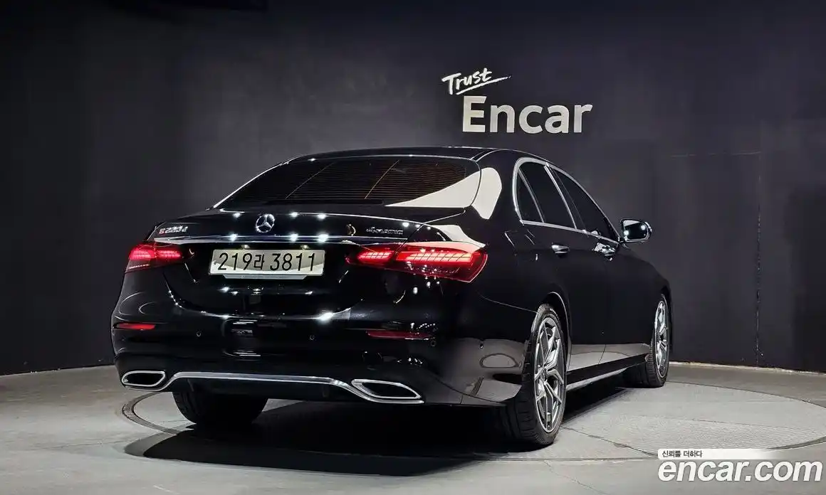 Mercedes-Benz E-Class 2023 1.9 Автомат в Москве № 200510, фото 19