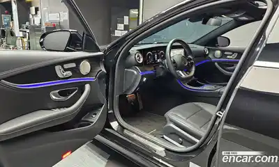 Mercedes-Benz E-Class 2023 1.9 Автомат в Москве № 200510, миниатюра 3