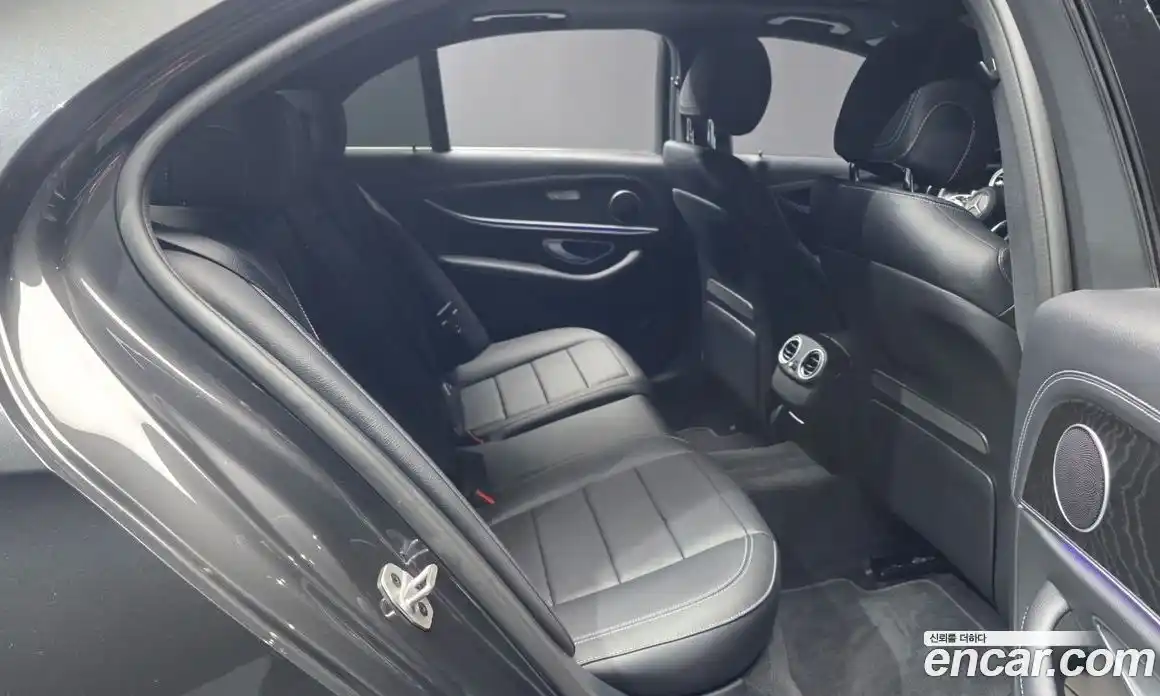 Mercedes-Benz E-Class 2023 2.0 Автомат в Москве № 204227, фото 12