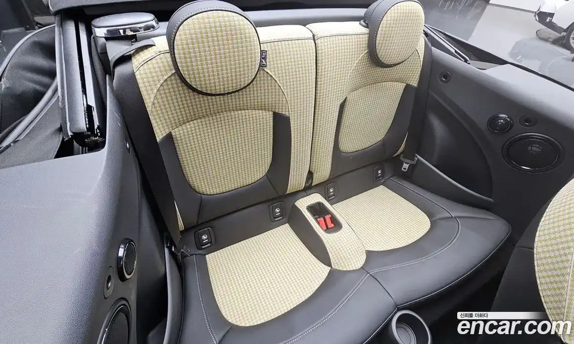 Mini Cooper Convertible 2024 2.0 Автомат в Москве № 204649, фото 15