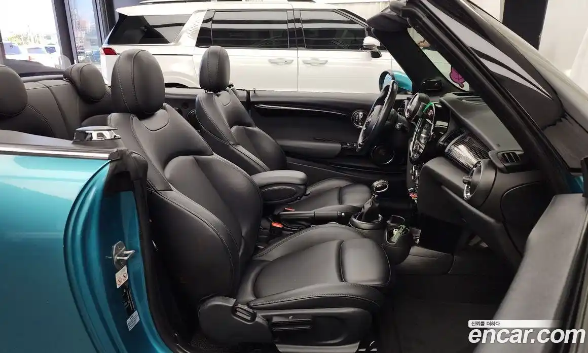 Mini Cooper Convertible 2018 1.5 Автомат в Москве № 207890, фото 12